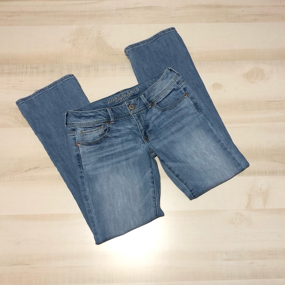 American Eagle kick boot light wash jeans size 8